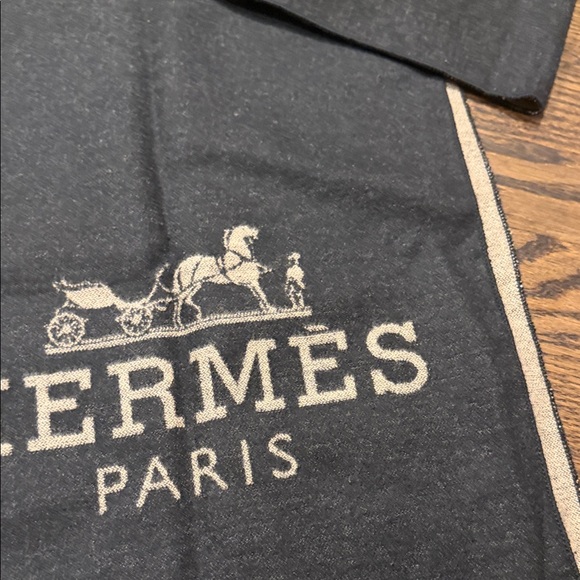 Scarf - Picture 3 of 5